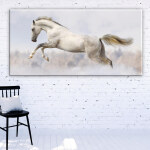 Tableau cheval blanc. Bonne qualité, original, accrochée sur un mur dans un maison