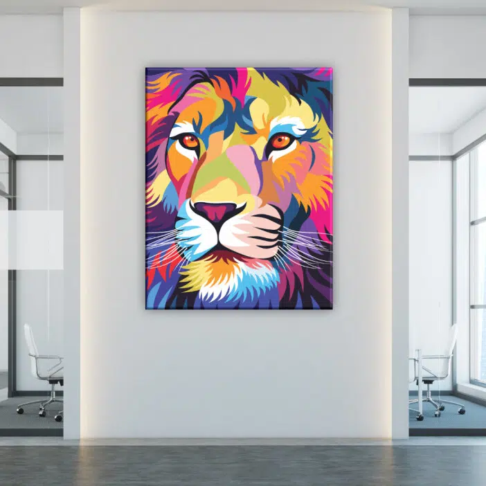 Tableau tête lion multicolore. 08:37 Bonne qualité, original, accrochée sur un mur dans un salon