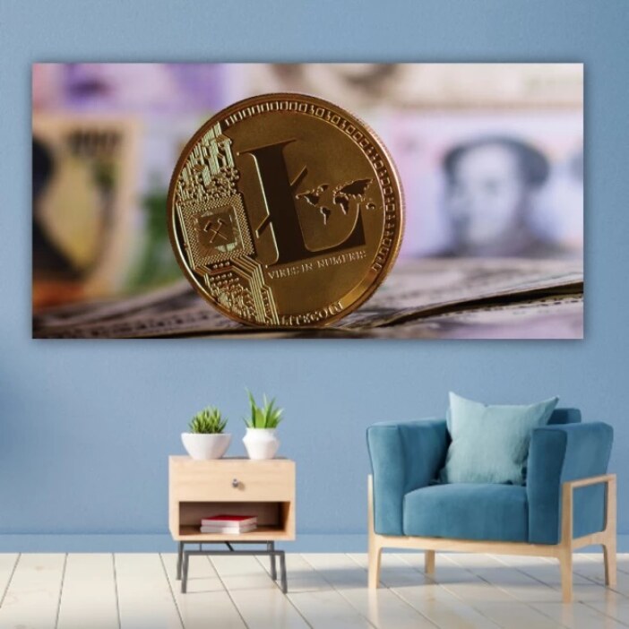 Tableau magnifique Litecoin. Bonne qualité, original, accrochée sur un mur au-dessus d'un canapé dans un salon.