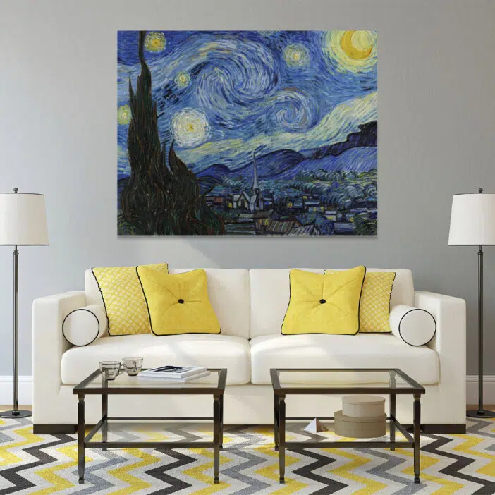 Tableau Van Gogh La Nuit Étoilée. Bonne qualité, original, accrochée sur un mur au dessus d'un canapé dans un salon