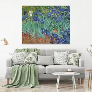 Tableau Van Gogh Iris. Bonne qualité, original, accrochée sur un mur au dessus d'un canapé dans un salon