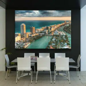 Tableau Miami vue panoramique. Bonne qualité, original, accrochée sur un mur dans une maison