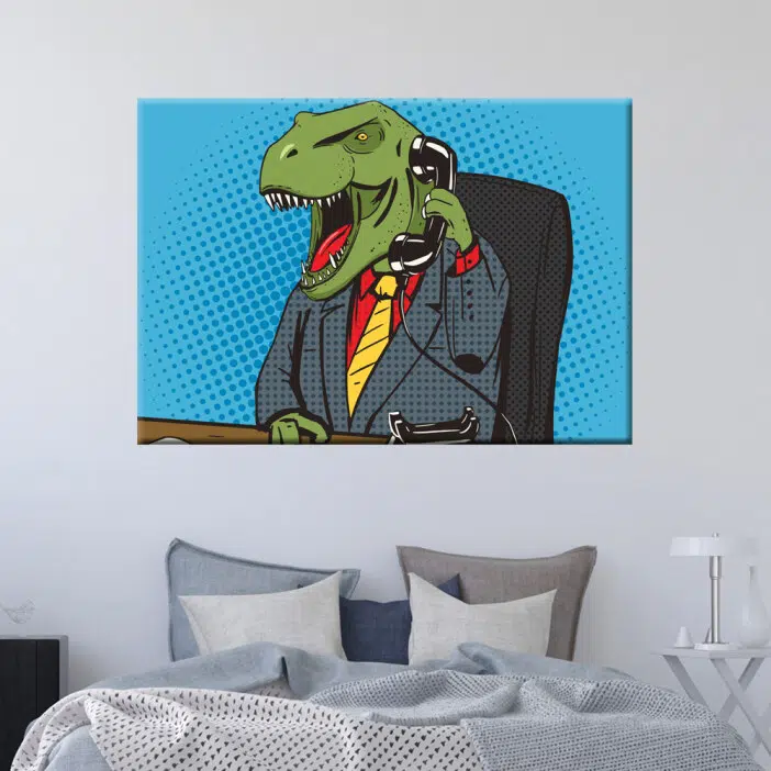 Tableau T-Rex business man pop art. Bonne qualité, original, accroché sur le mur au-dessus d'un lit dans une maison