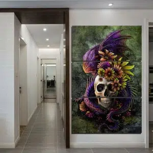 Tableau tête de mort fleurie avec dragon. Bonne qualité, original, accrochée sur un mur dans un salon