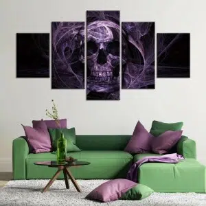 Tableau tête de mort violet. Bonne qualité, original, accrochée sur le mur au-dessus d'un canapé dans une maison