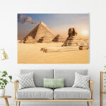 Tableau Pyramides et le Sphinx de Gizeh. Bonne qualité, original, accrochée sur un mur au-dessus d'un canapé dans une maison