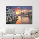 Tableau Vue sur le Grand Canal de Venise. Bonne qualité, original, accrochée sur un mur au dessus d'un canapé dans un salon
