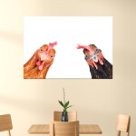Tableau 2 poules amusantes. Bonne qualité, original, accrochée sur un mur au dessus d'une table à manger dans une maison