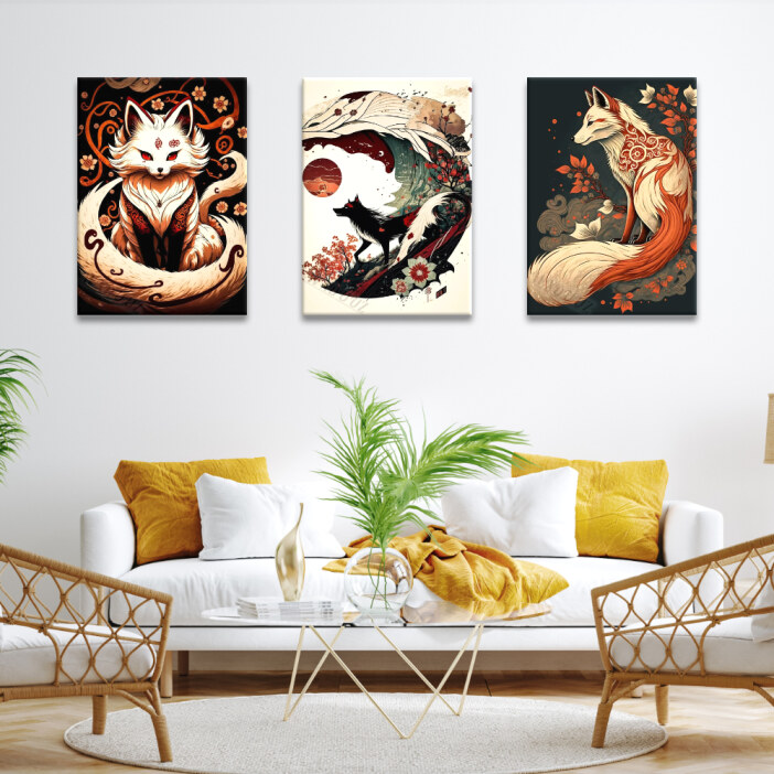 Tableau renard style japonais Tableau renard style japonais accroché dans un salon au-dessus d'un canapé blanc avec coussins jaunes et table basse en verre avec deux fauteuils en rotin
