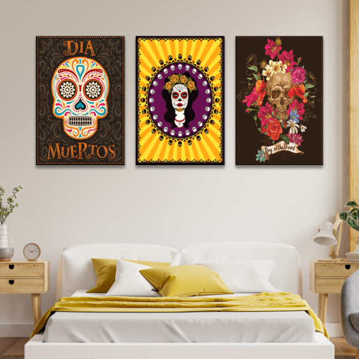 Tableau Mexique jour des morts Tableau Mexique jour des morts affiché au-dessus d'un lit encadré par deux tables de nuit en bois clair et couvert par un plaid jaune
